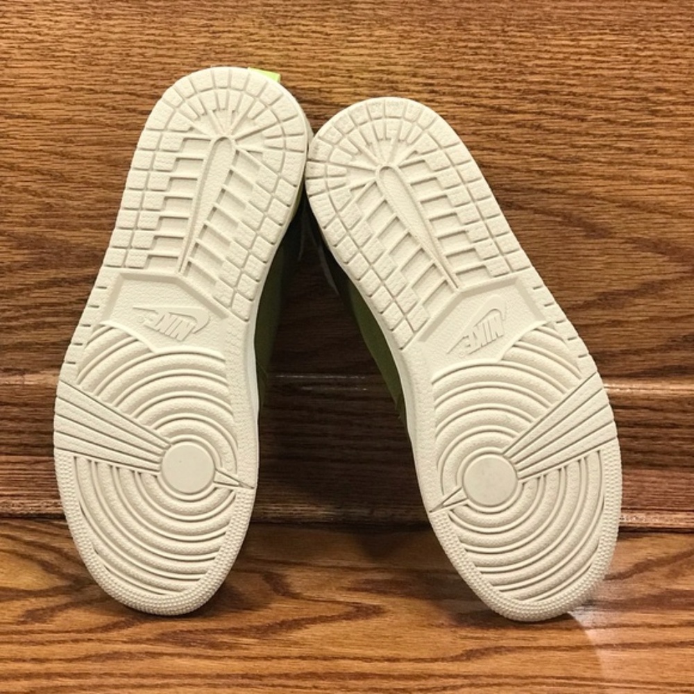 Air Jordan 1 High Zip Up‎ Olive Flake Black Shoes View 6
